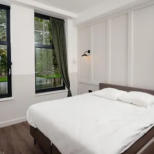 https://mrlewis-rotterdam.zandvoort-hotels.com